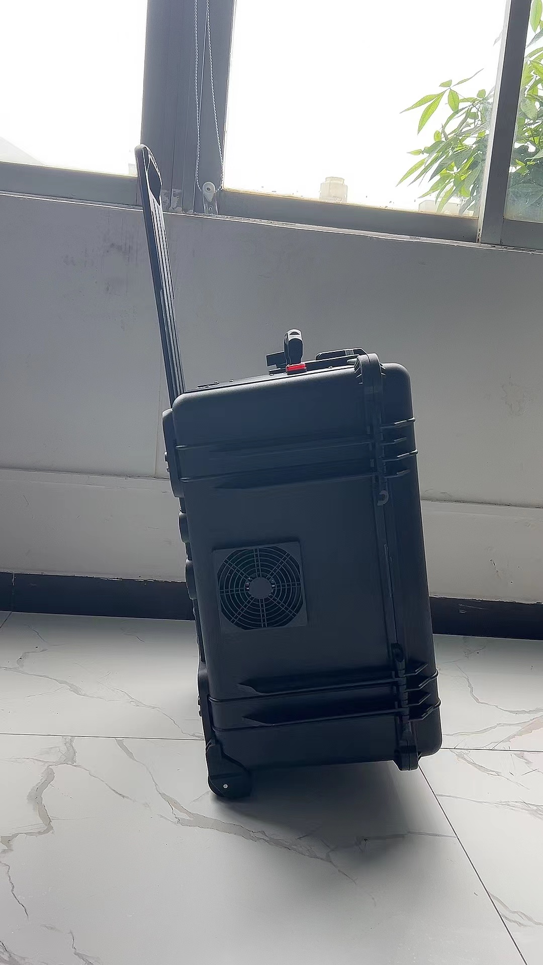 黄陂手拉箱型移动通信干扰器